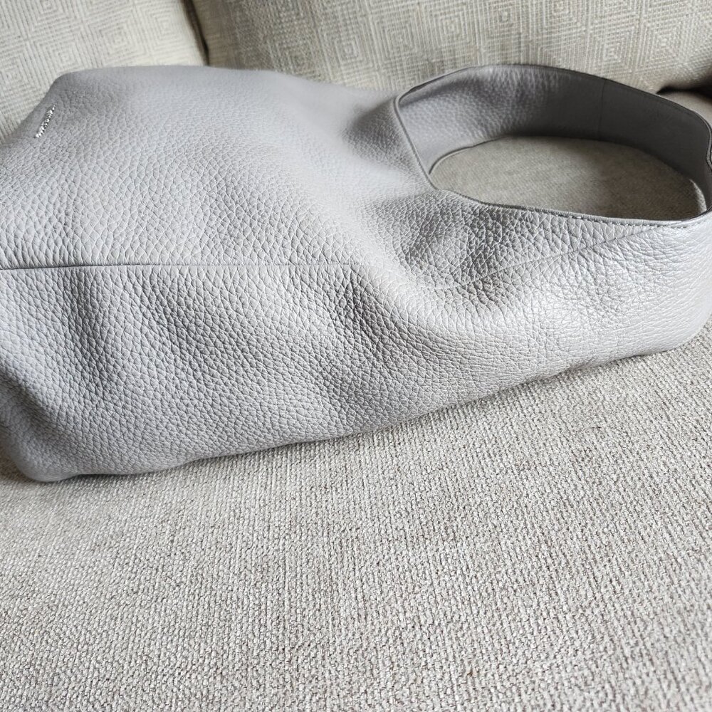 MICHAEL KORS LENA large pebble leather hobo lined light grey - Picture 12 of 15